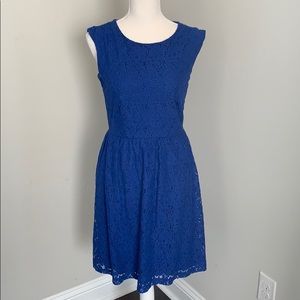 women’s blue lace dress